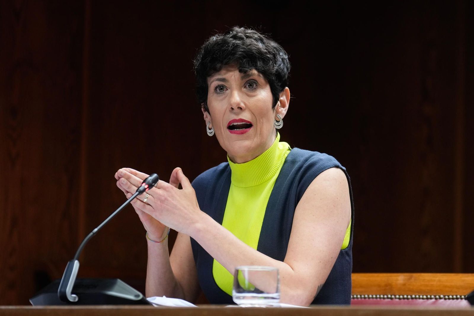 Elma Saiz dice que "no hay caso mascarillas en Navarra" y acusa a PP y UPN de "alimentar bulos"