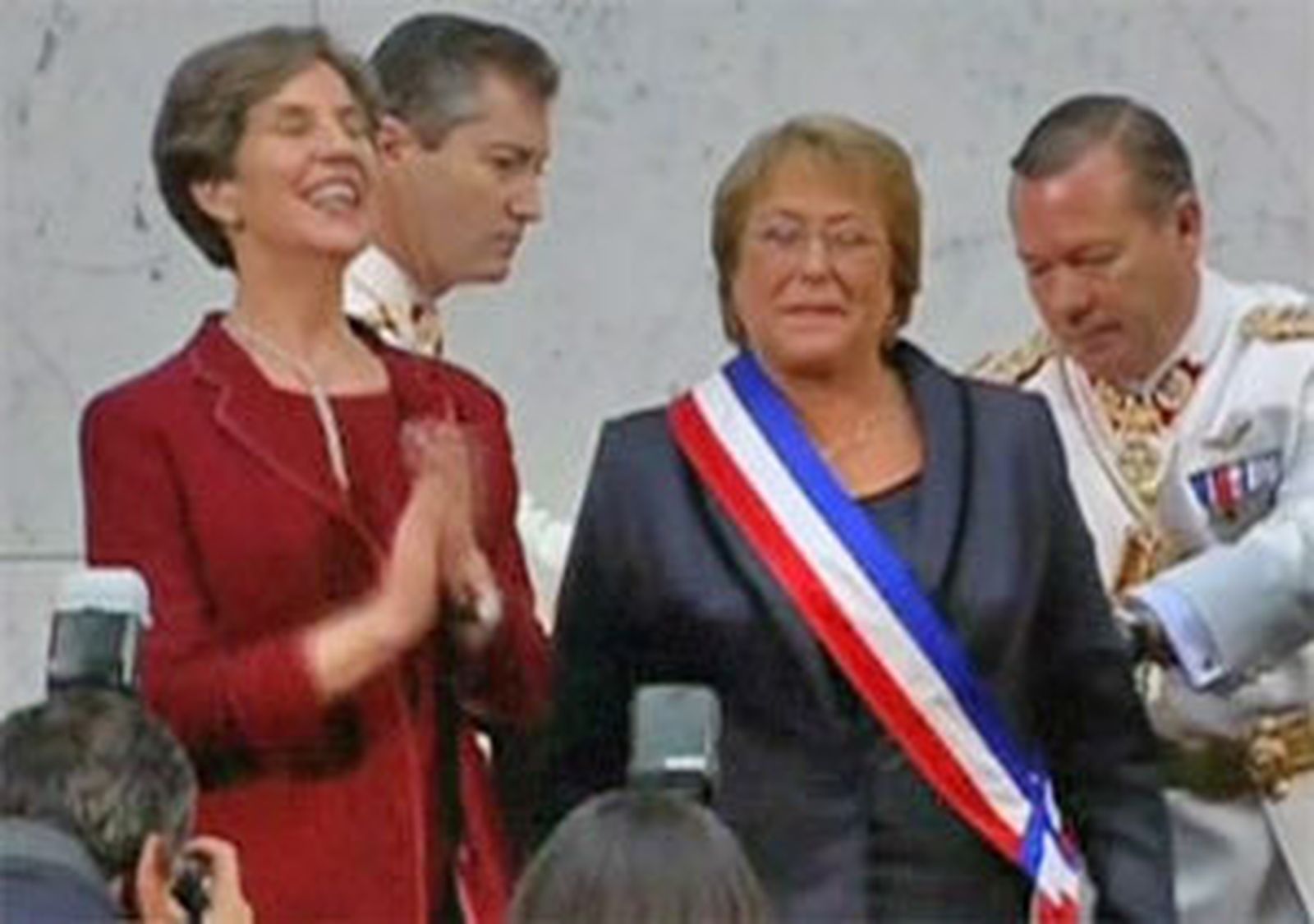 Michelle Bachelet investida presidenta de Chile