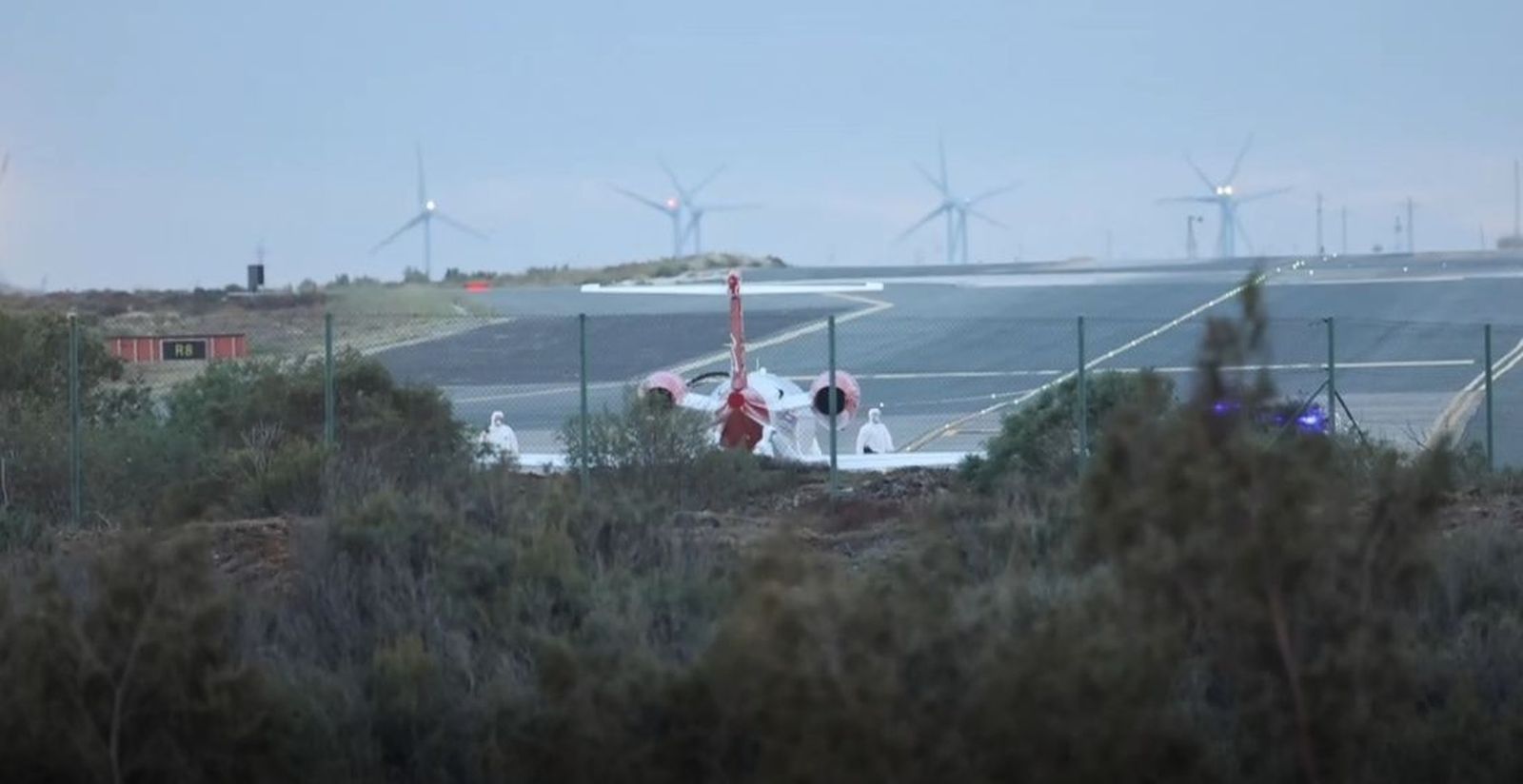 Los dos pacientes evacuados contagiados de hantavirus abandonan Gran Canaria en un segundo avión