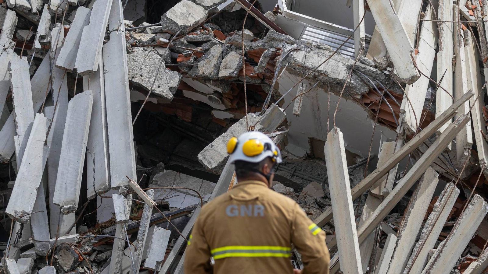 Asciende a 4.333 los muertos por los terremotos en Venezuela