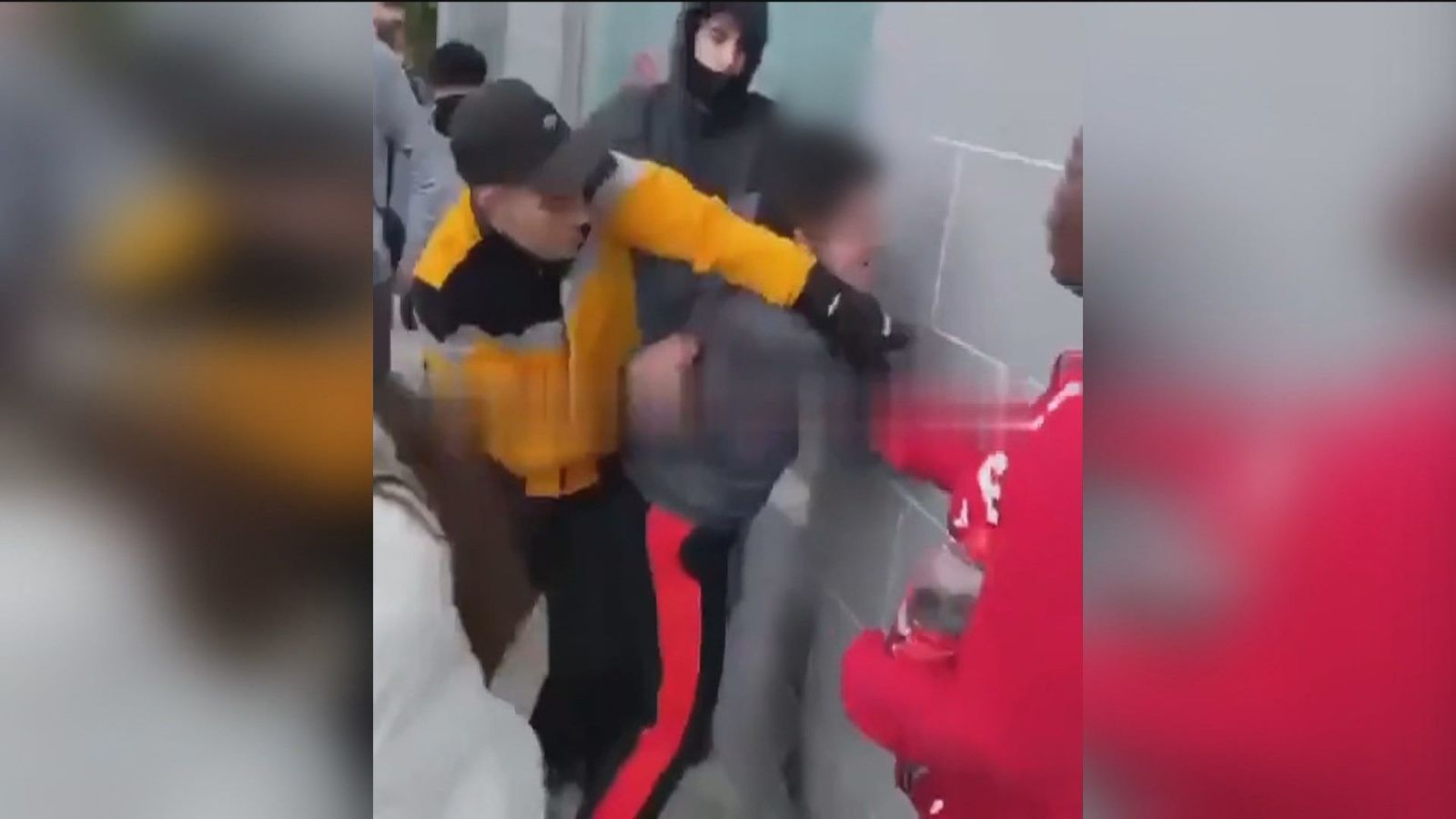 Uno de los agresores de un menor autista en Barcelona detenido tras entregarse a los Mossos