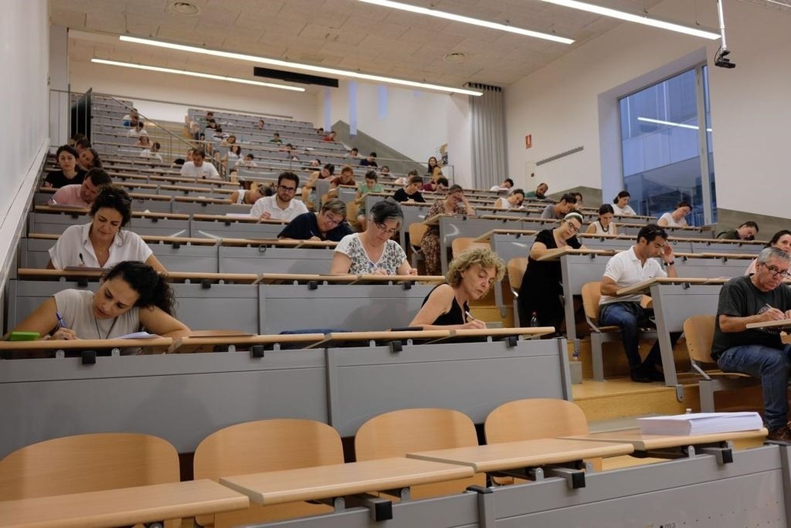 Más de 13.000 aspirantes aprueban la primera prueba de las oposiciones a Secundaria, FP y Régimen Especial