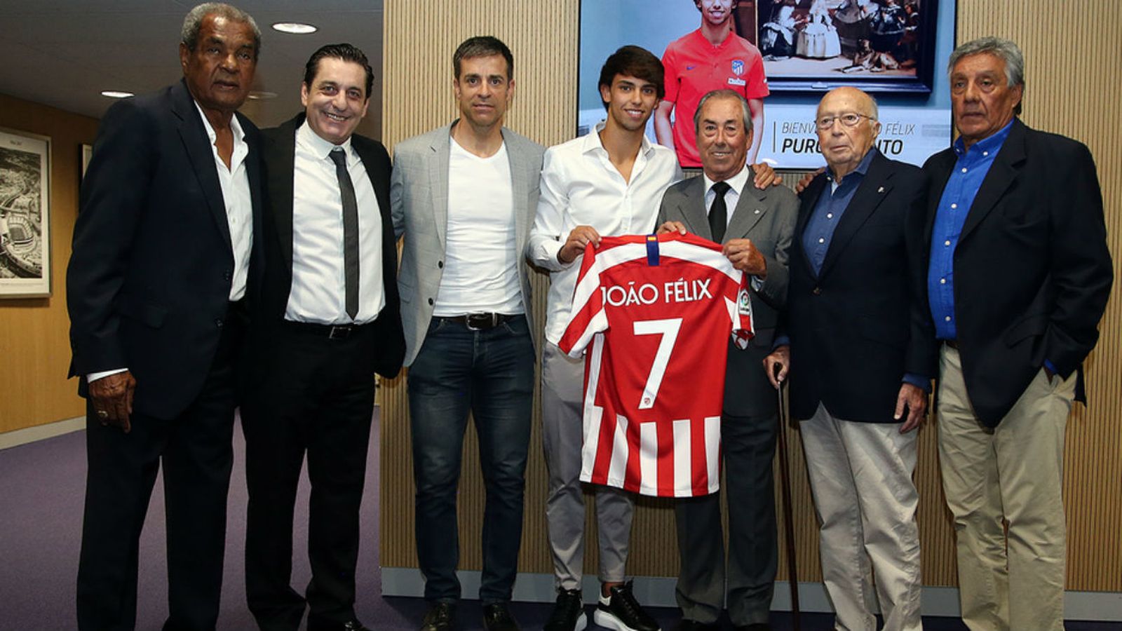 Galería fotográfica de la puesta de largo de Joao Félix