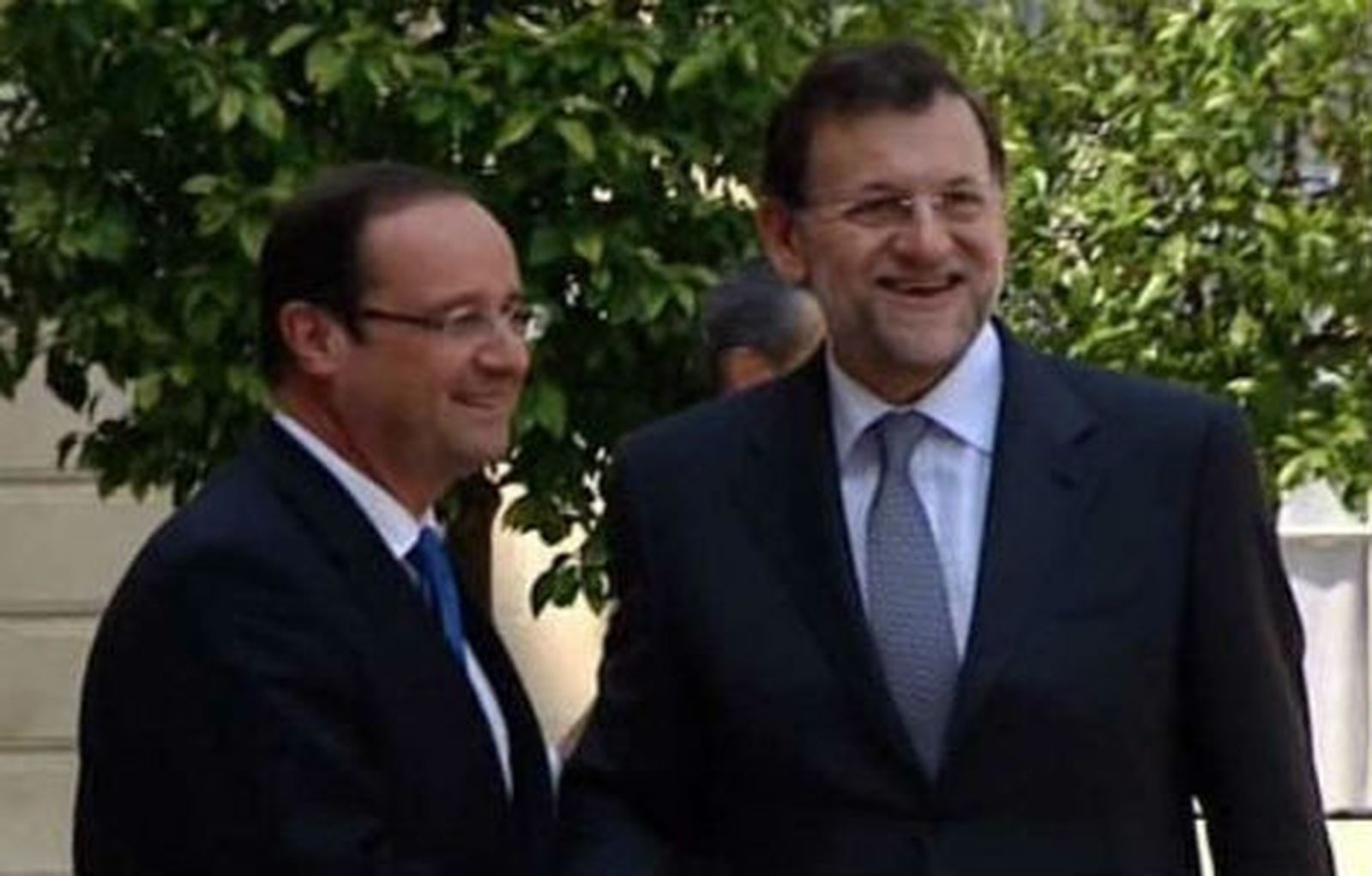 Rajoy y Hollande analizan "la situación de la zona euro y las políticas de crecimiento