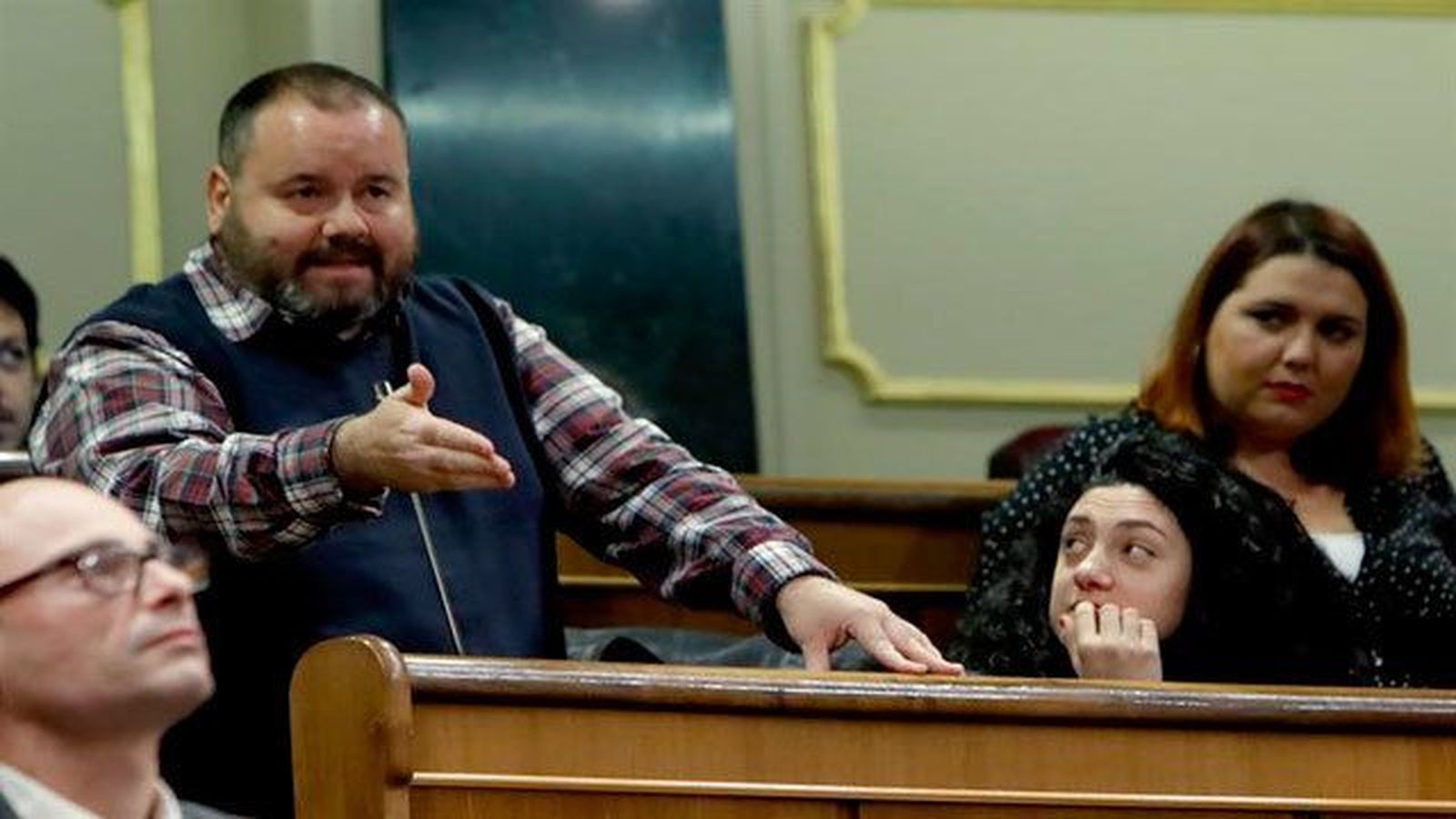 Pastor retira la palabra "gorrinos"  usada por En Comú contra PP y Ciudadanos
