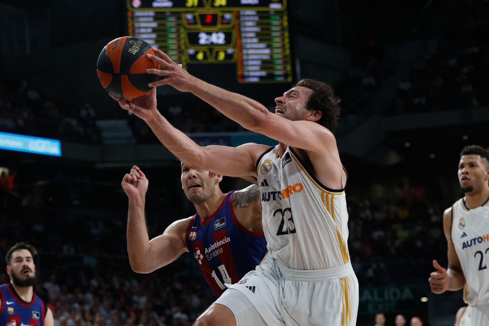 Llull ante el Barcelona