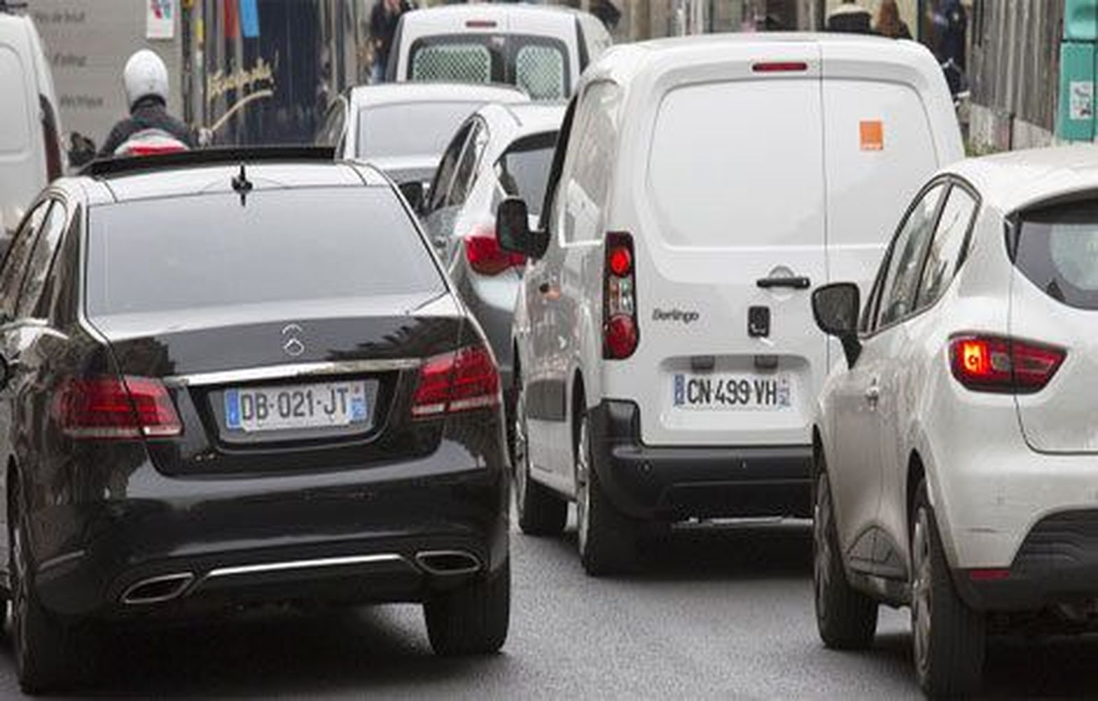 El cierre al tráfico de la zona centro "inconveniente" según el Plan de Movilidad