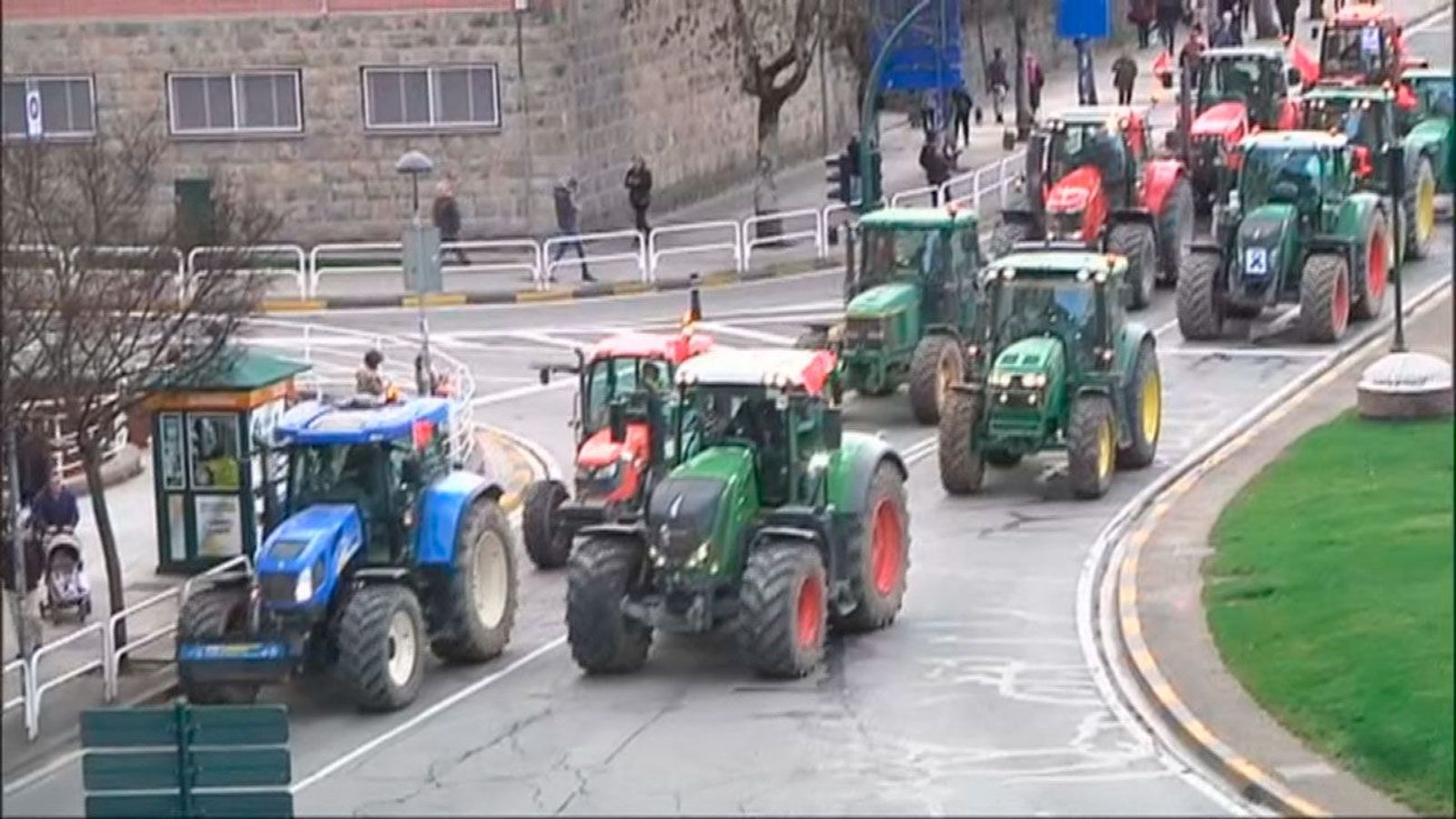 Continúan las protestas del campo español por toda la península