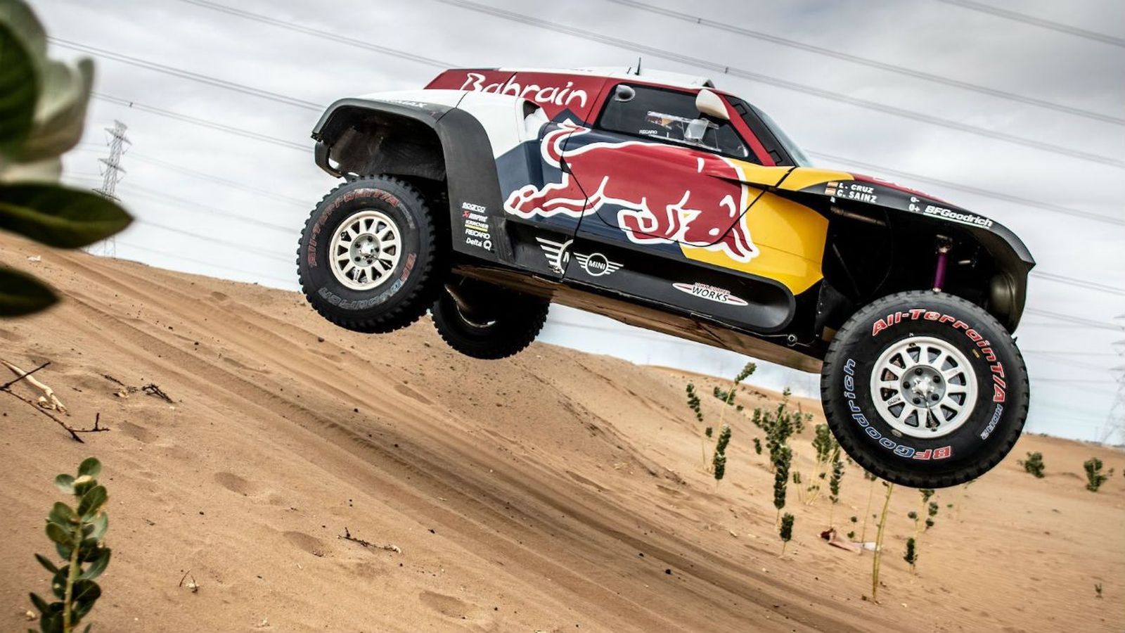 Sainz, nuevo líder del Dakar tras ganar la tercera etapa