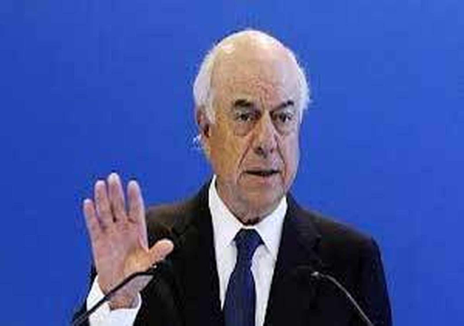 El presidente del BBVA aboga por que España pida ayuda "cuanto antes"