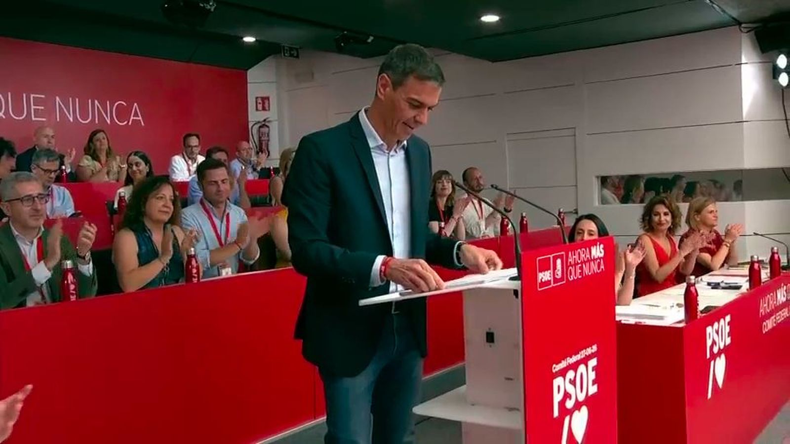 Sánchez no hace autocrítica y reduce la corrupción del PSOE a Ábalos, Cerdán y Leire