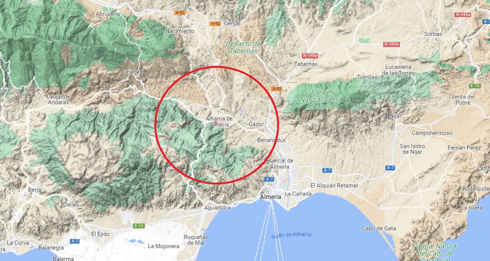 En rojo, tamaño aproximado del cráter creado por el meteorito caído en Almería hace 8 millones de años