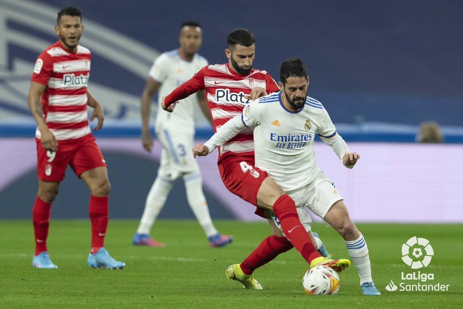 Isco ante el Granada