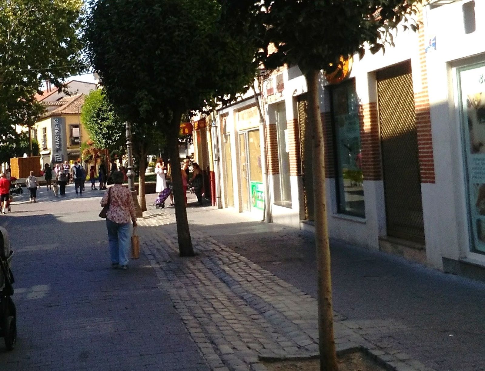 Comercios de la calle Madrid en Getafe
