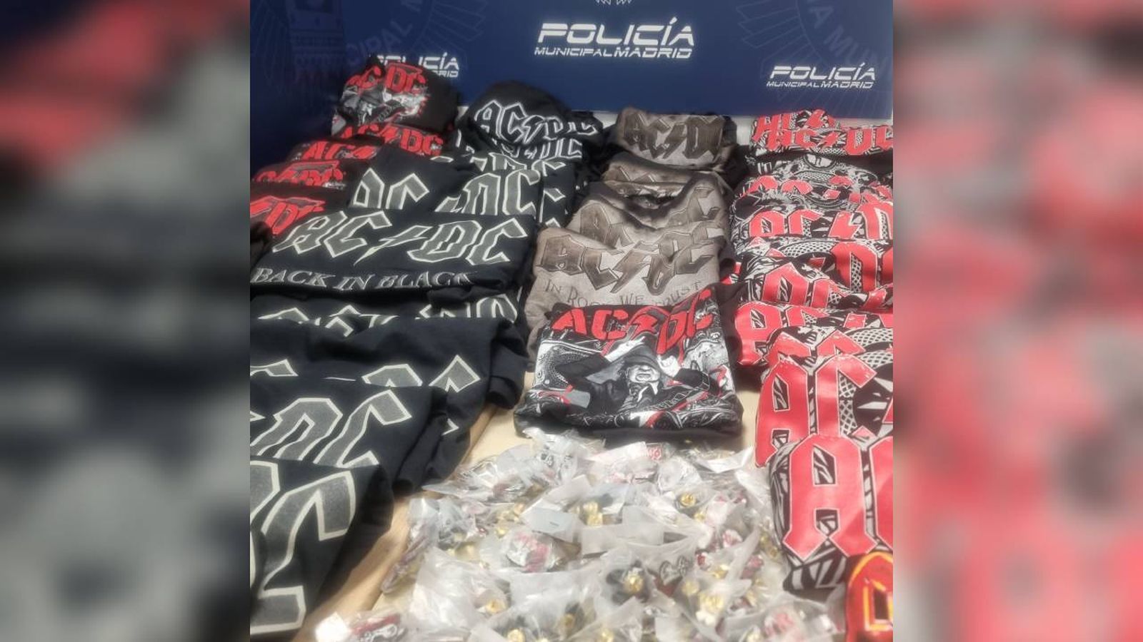 Merchandising falso de AC/DC