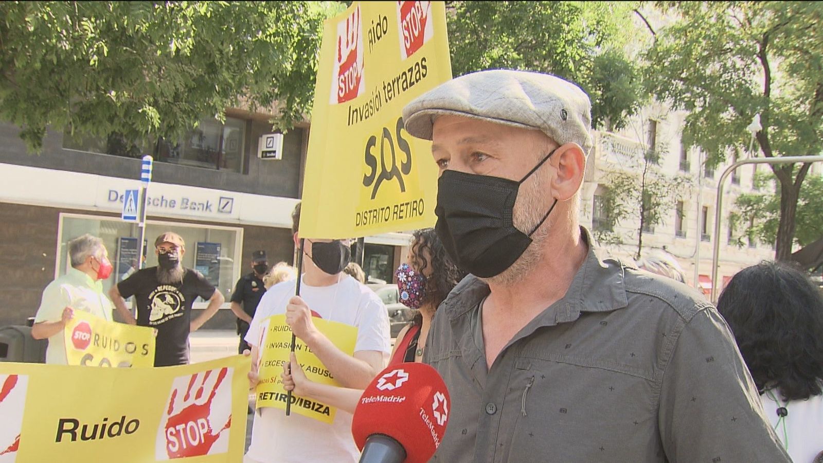 Vecinos de Retiro protestan contra el "descontrol" de las terrazas