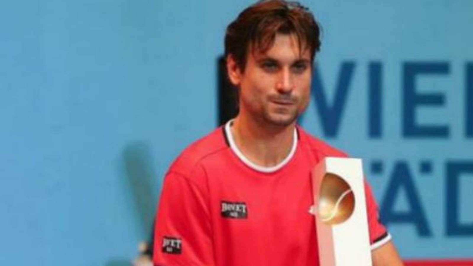Ferrer gana el título en Viena y se acerca al Masters