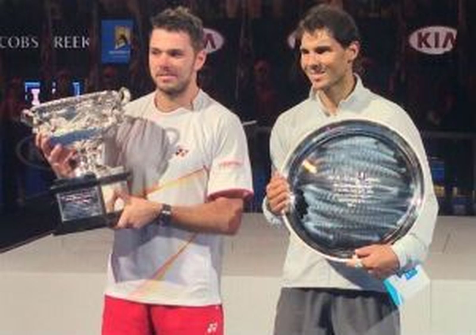 Wawrinka gana el Open de Australia a un lesionado, pero bravo Nadal