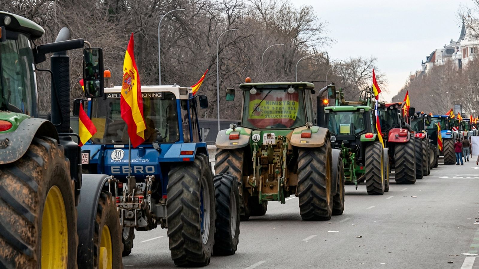 Cinco columnas de tractores confluirán en Madrid este miércoles