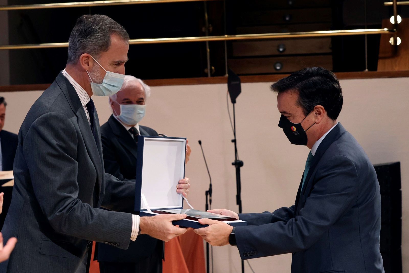 El rey Felipe pone en valor el papel ejemplar y solidario de las empresas españolas durante la pandemia
