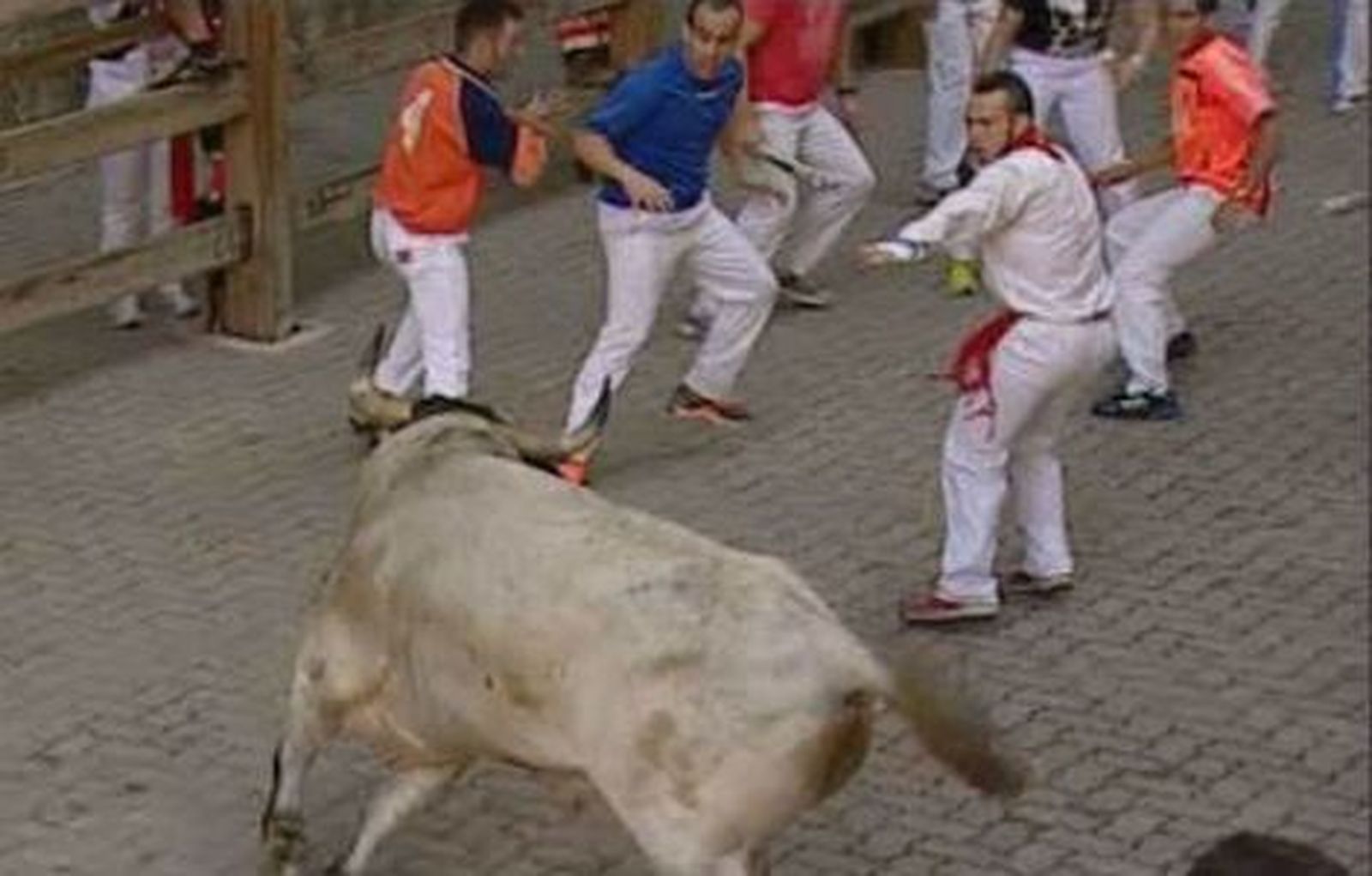 Dos trasladados por traumatismos  tras el quinto encierro de Sanfermines