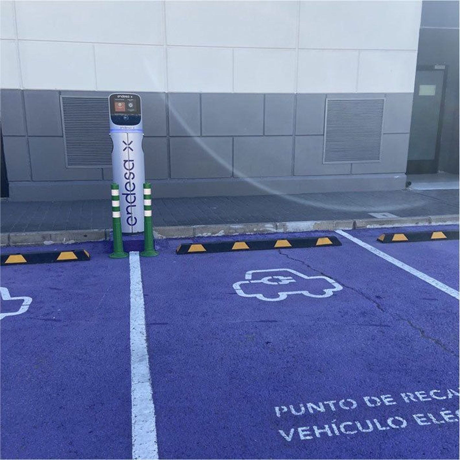 Martínez-Almeida reclama al Gobierno más puntos de recarga de coches eléctricos
