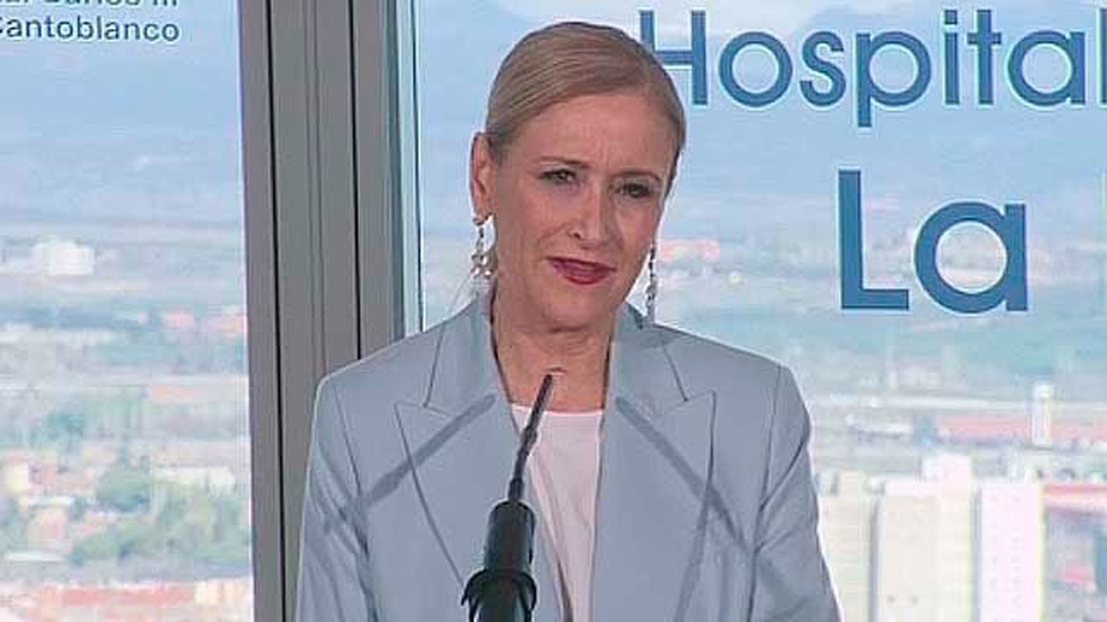 Cifuentes respeta la opinión de Rajoy pero mañana trabajará "aún más si cabe"