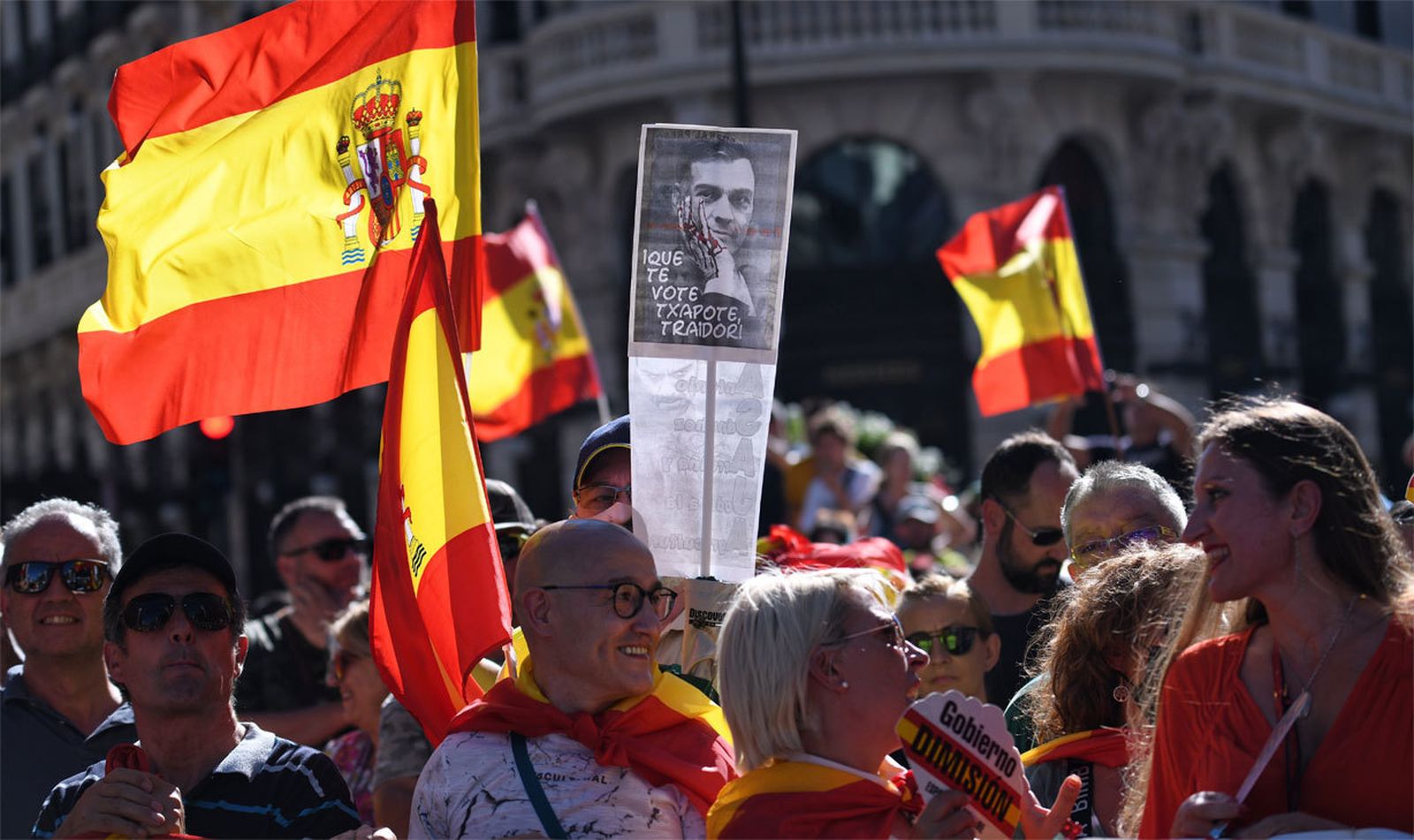 Disparidad de criterios entre las víctimas de terrorismo sobre el uso del "que te vote Txapote"