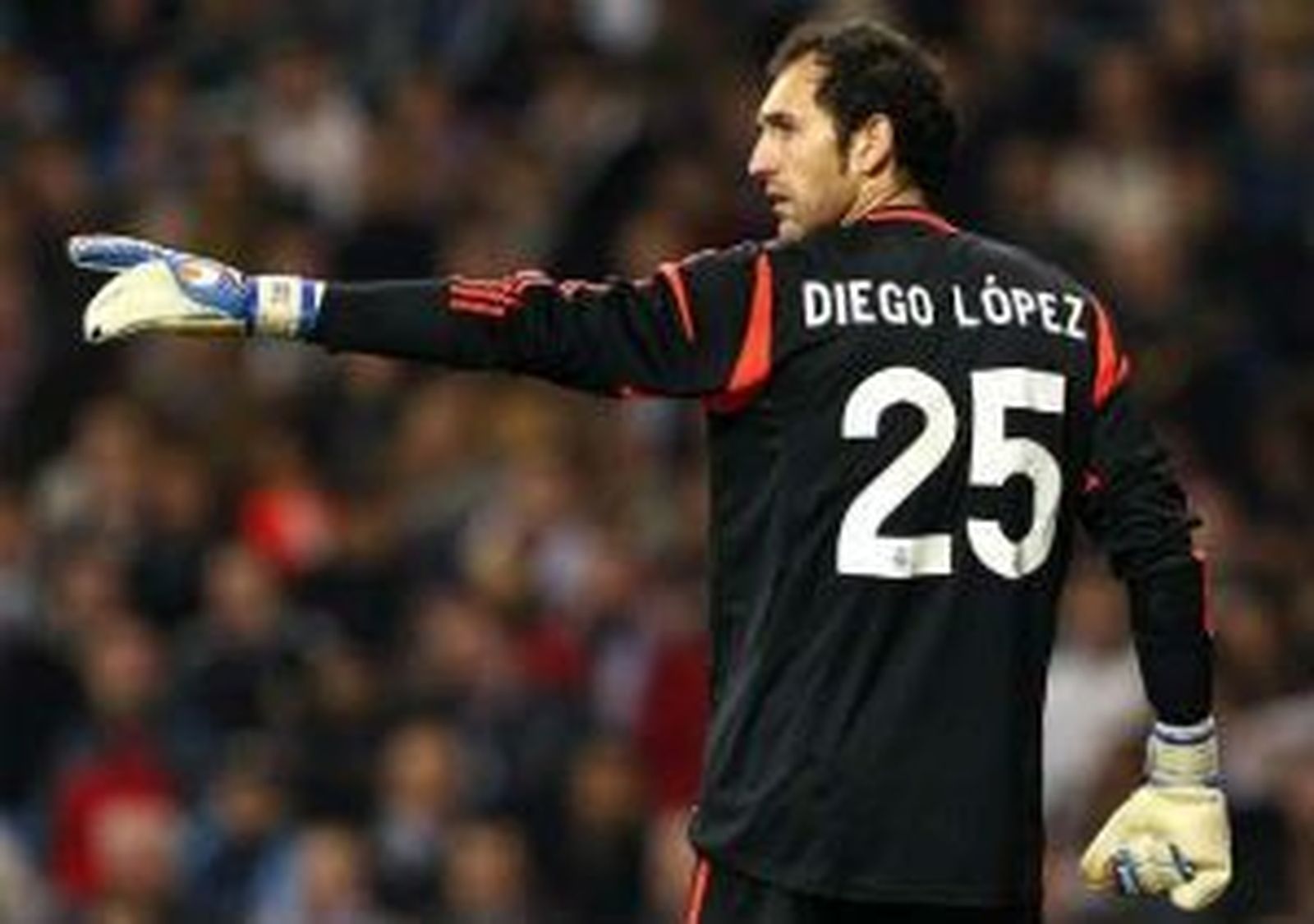 Diego López, Benzema y Modric viajan a Dortmund