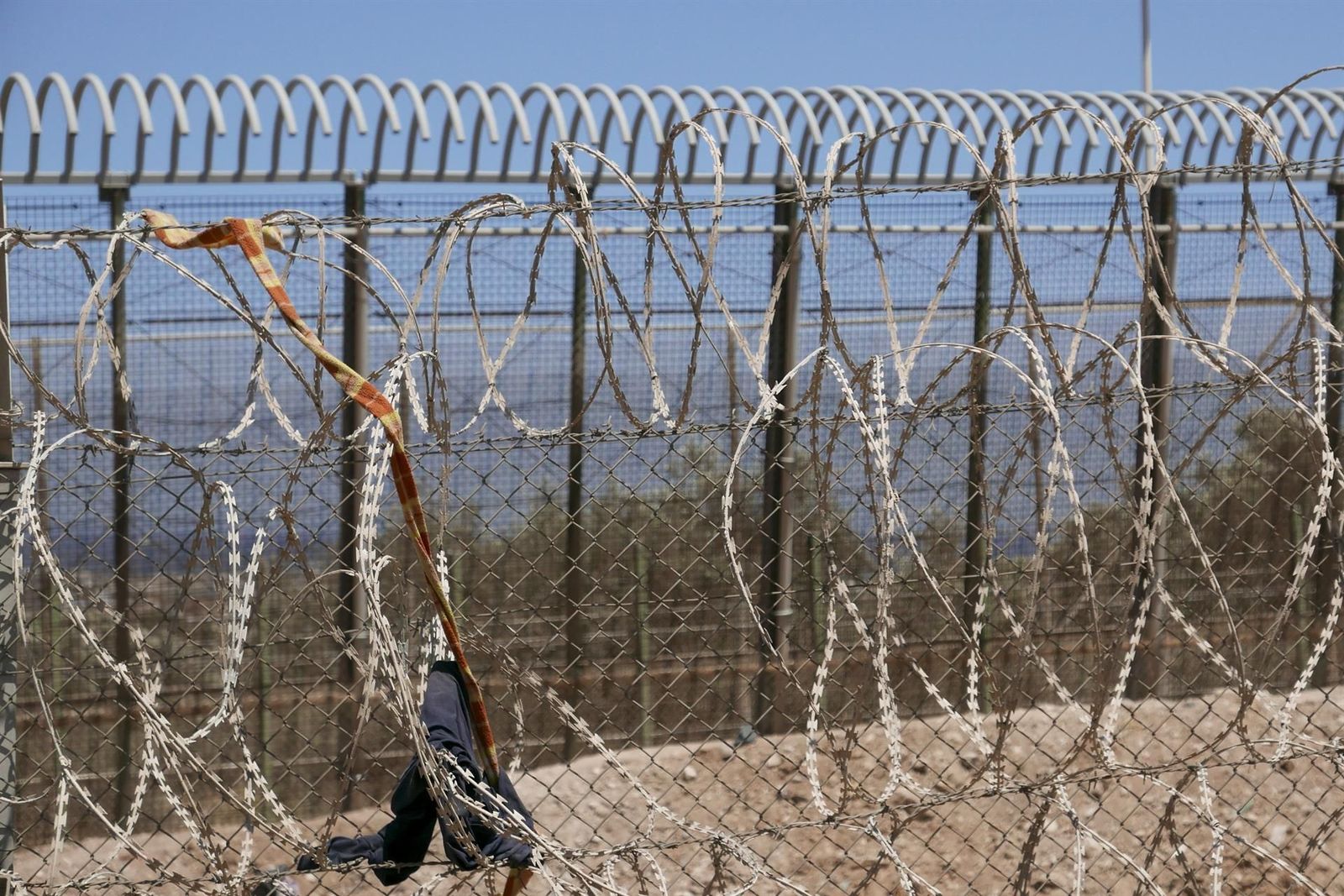 Marruecos eleva a 23 los muertos en el último asalto a la valla en Melilla mientras las ONG cifran los fallecidos en 37