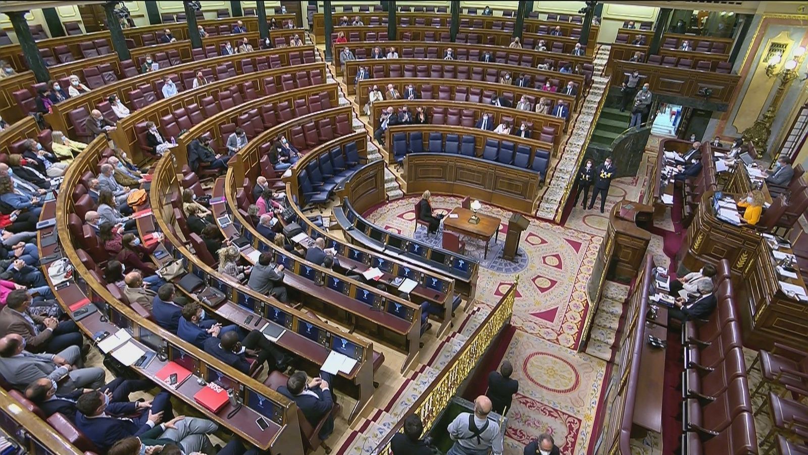 El Congreso avala a los magistrados del Tribunal Constitucional con varios diputados díscolos
