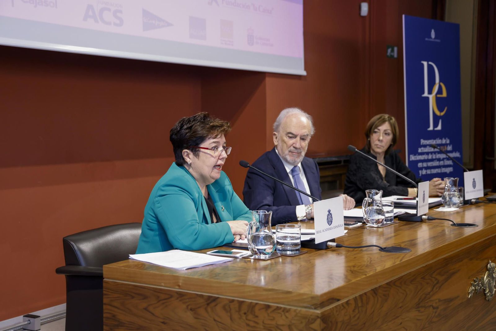 'Dana', 'espóiler', 'teletrabajar' o 'chiringuito', nuevas palabras del Diccionario español