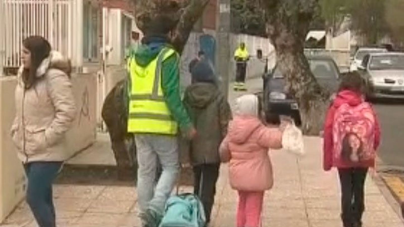 Los escolares de Guadarrama van 'al cole andando'