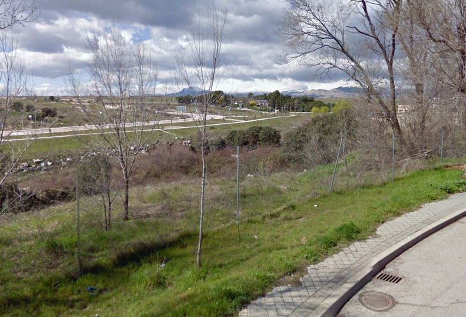 Entorno del barrio de la Estación en Colmenar Viejo donde se construirá la pasarela
