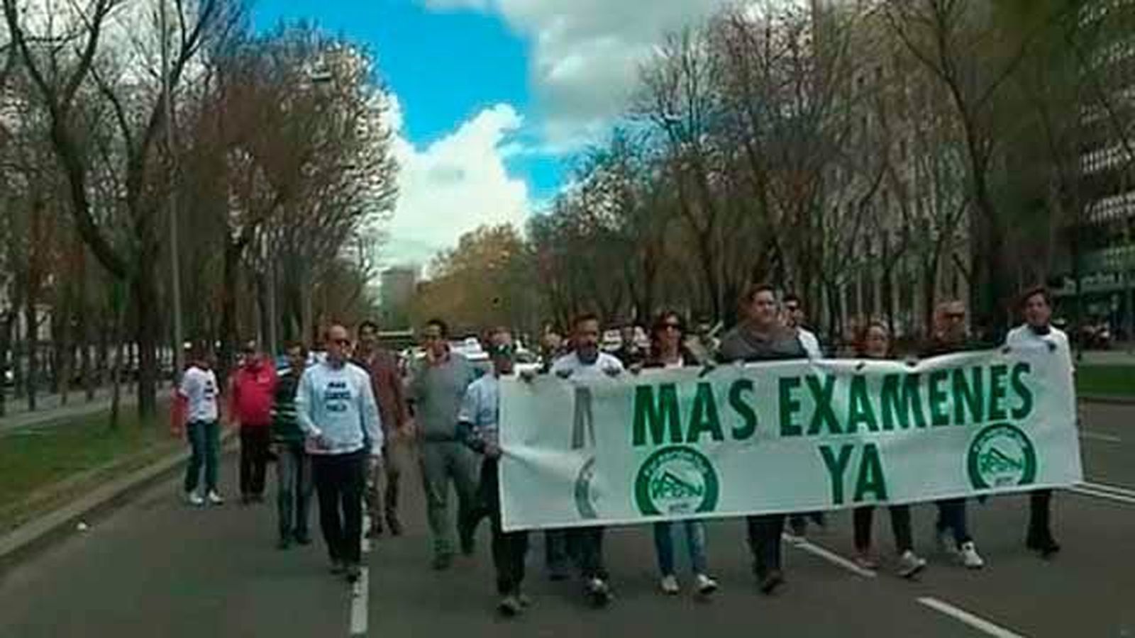 Autoescuelas de la Comunidad vuelven a manifestarse por La Castellana por la falta de examinadores