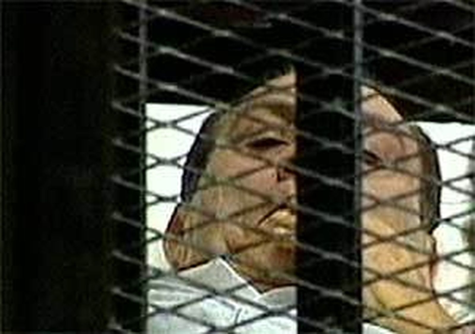 Mubarak y sus hijos niegan su implicación en el ataque a los manifestantes