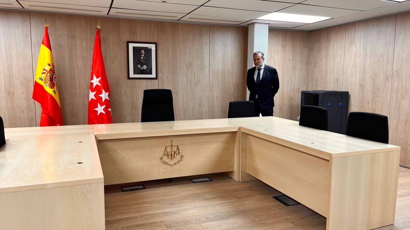 Enrique López visita los nuevos juzgados