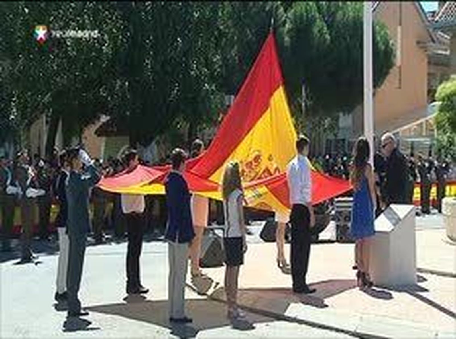 Homenaje a la bandera en Brunete