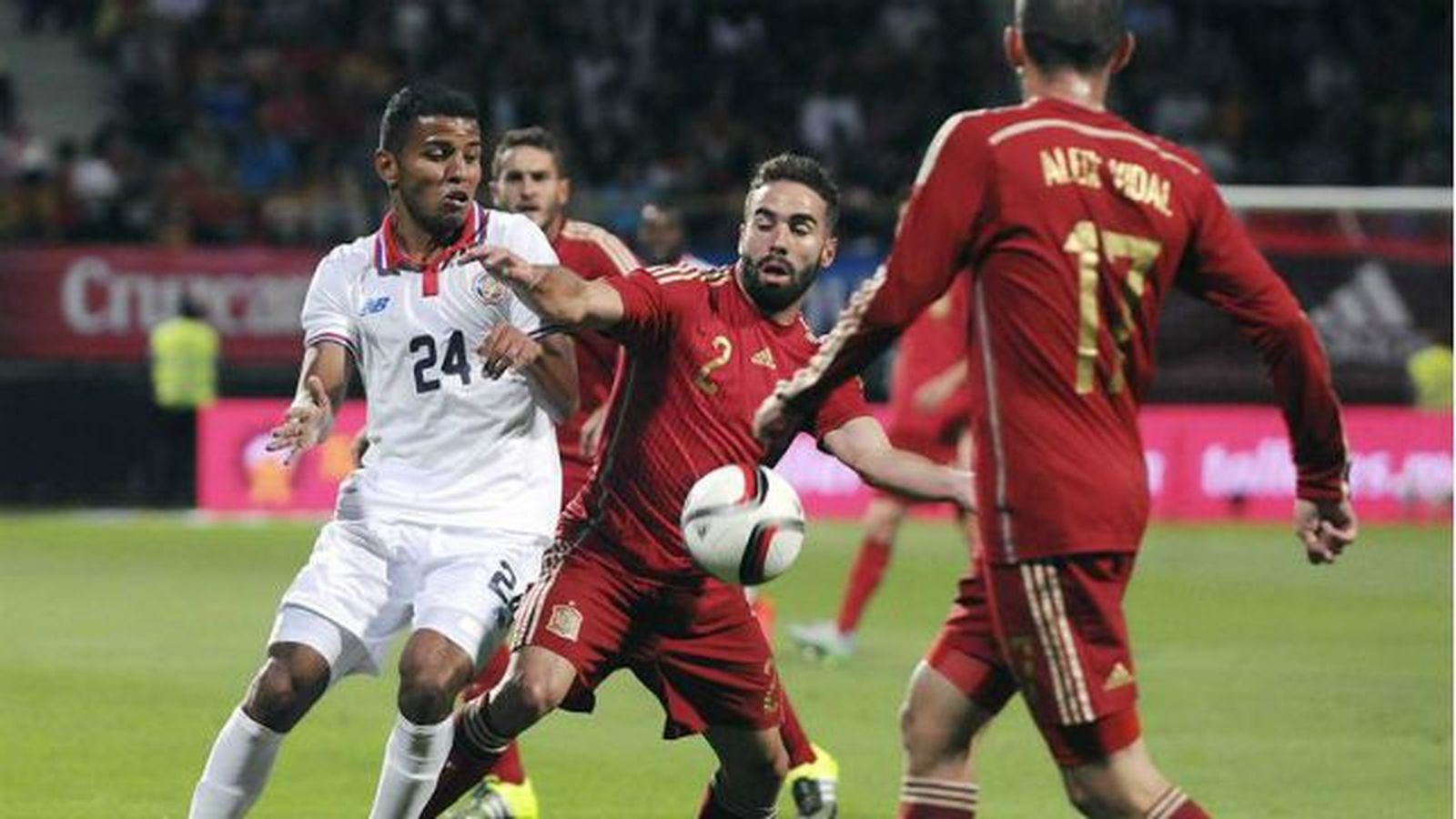 2-1. España remonta a Costa Rica en otra pitada a Piqué