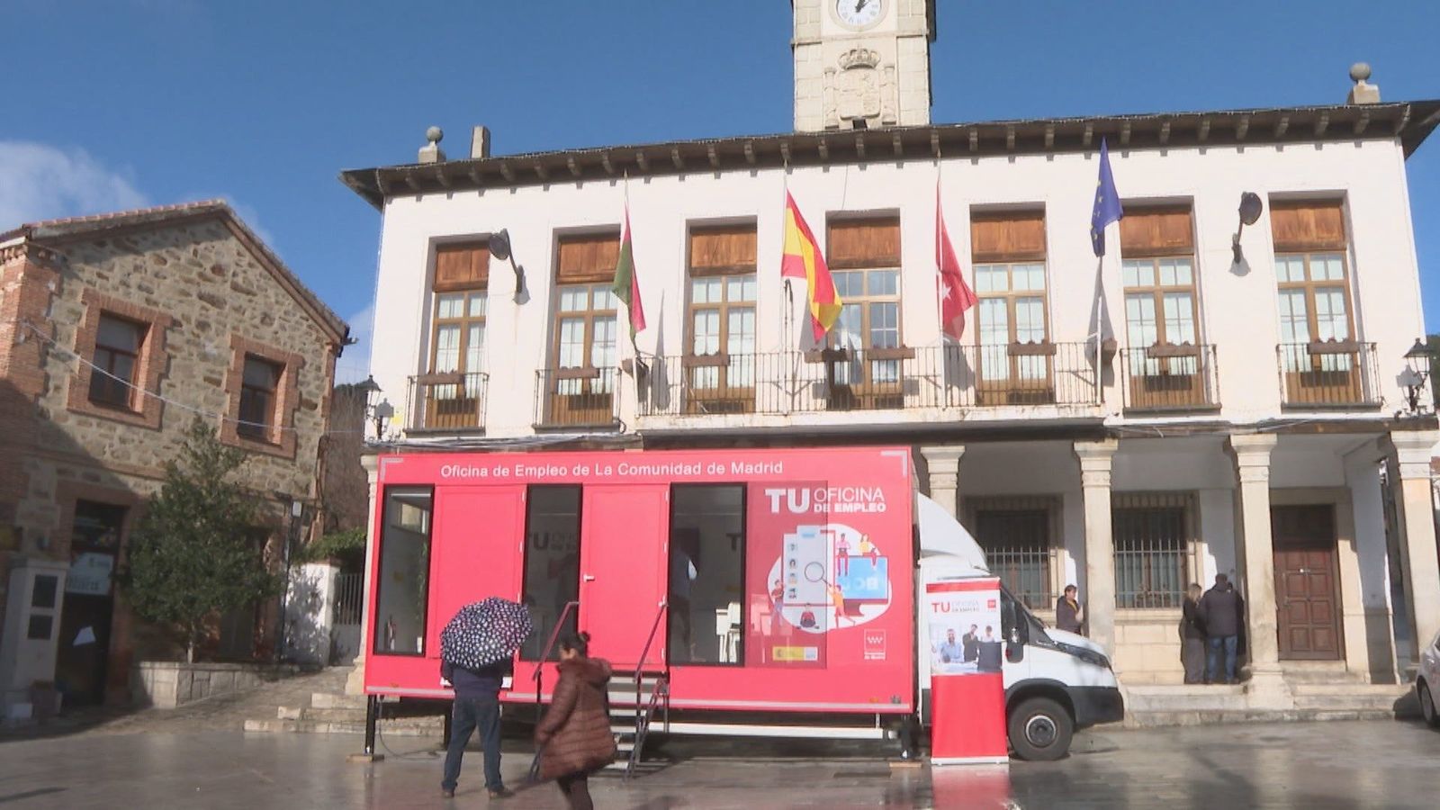 La oficina móvil de empleo, este martes en Miraflores de la Sierra