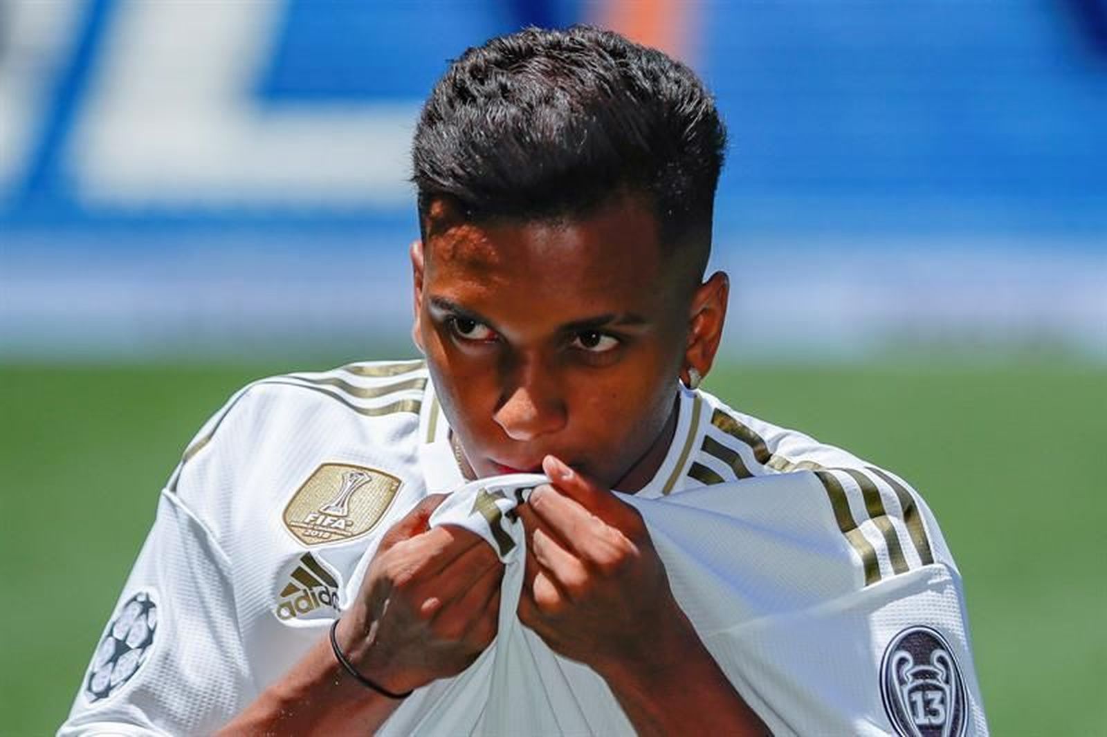 Rodrygo se viste de blanco: "Espero dar muchas alegrías"