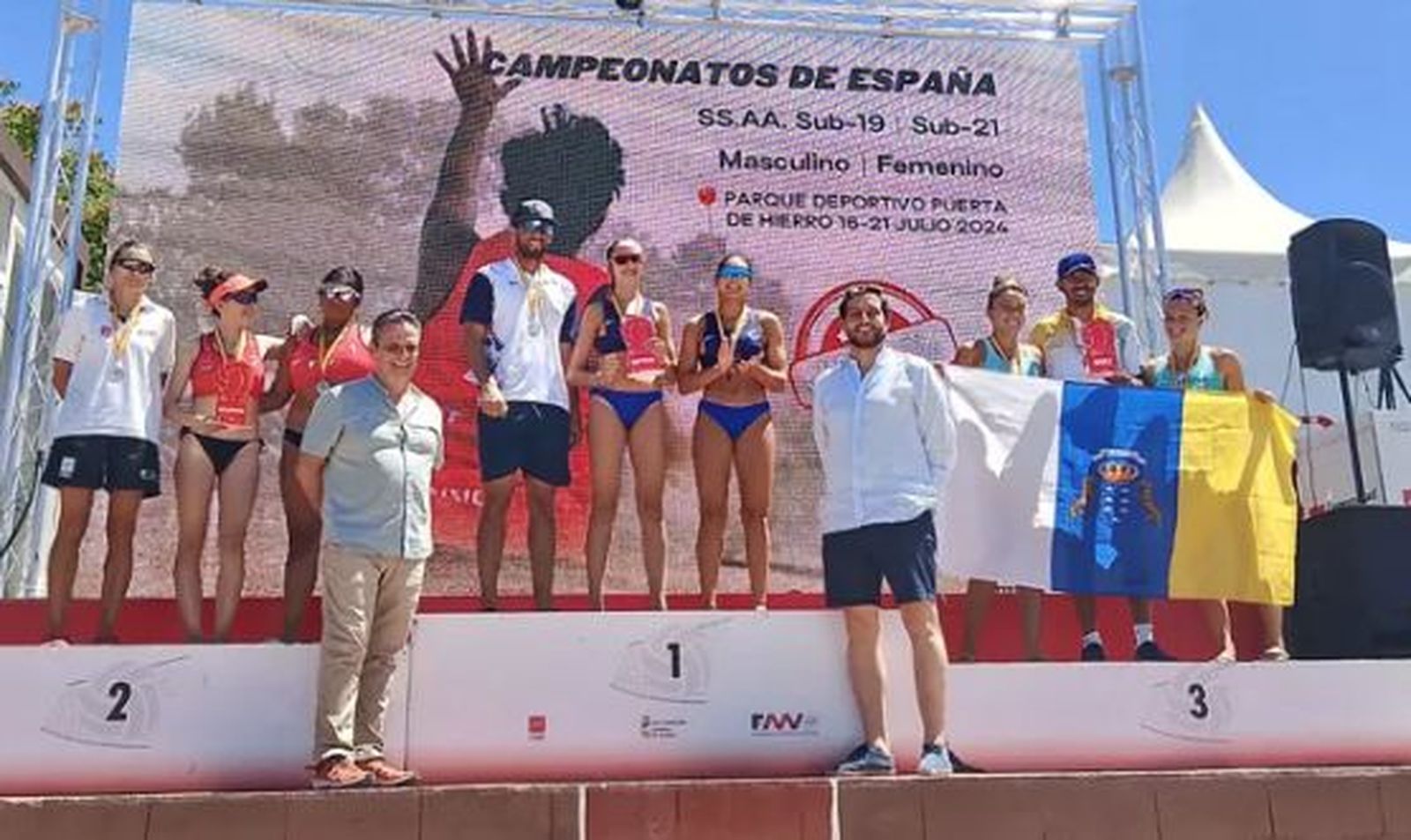 Podio del CESA de Vóley Playa Sub'19