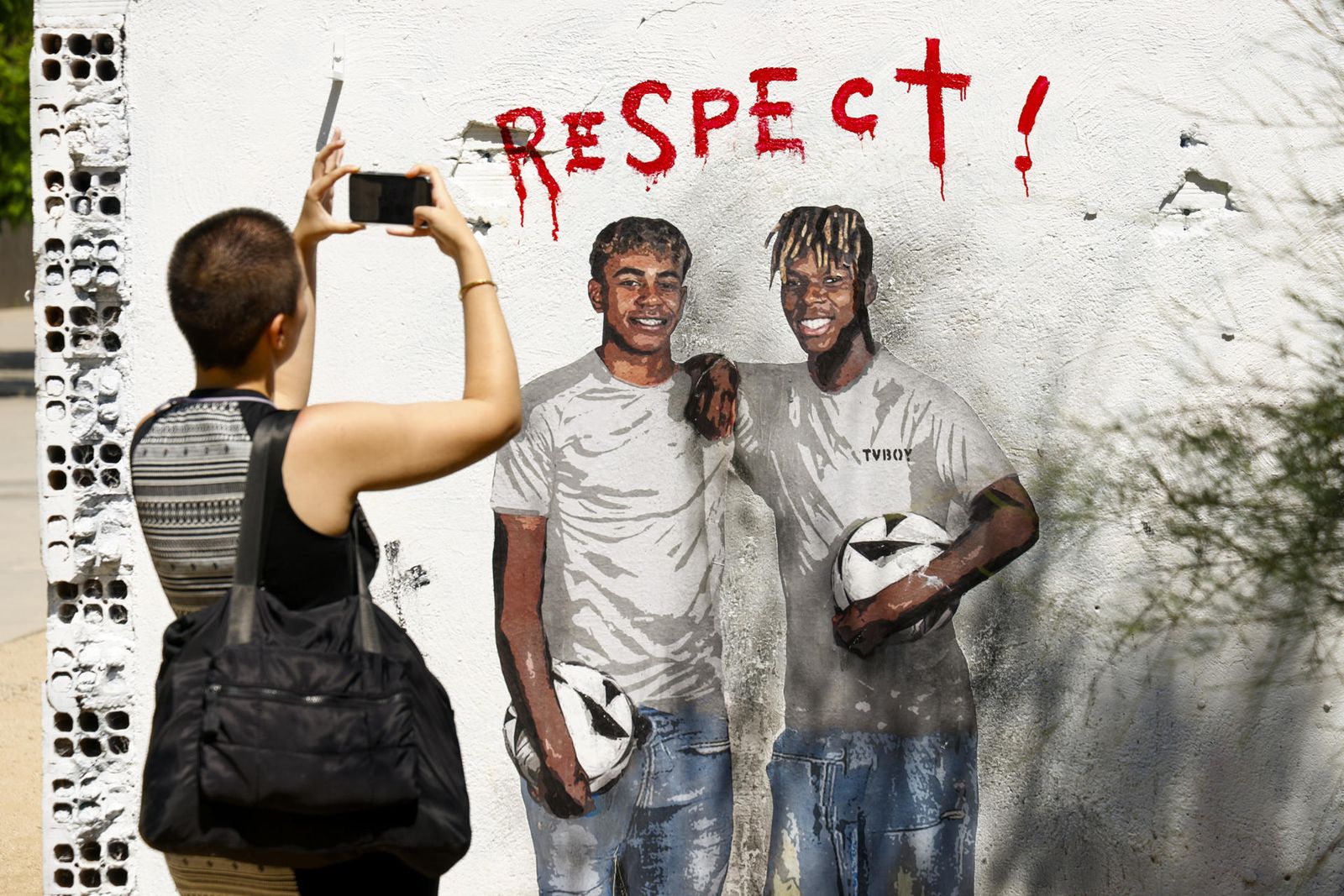Mural de TVBoy de Lamine Yamal y Nico Williams