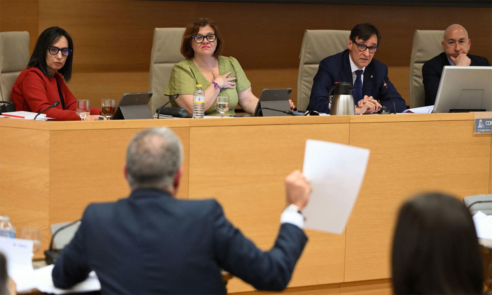 Illa reitera que no salió "ni un solo euro" de Sanidad para la empresa de Koldo García