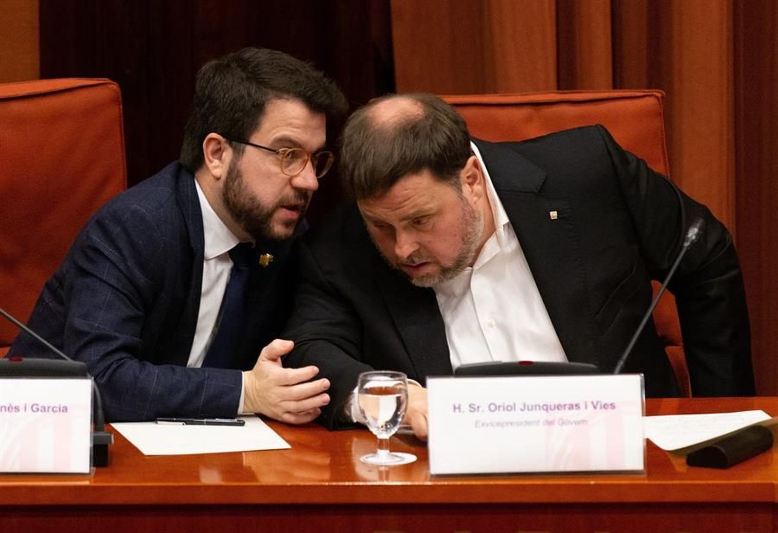 Junqueras advierte en el Parlament que volverán a hacer otro referéndum