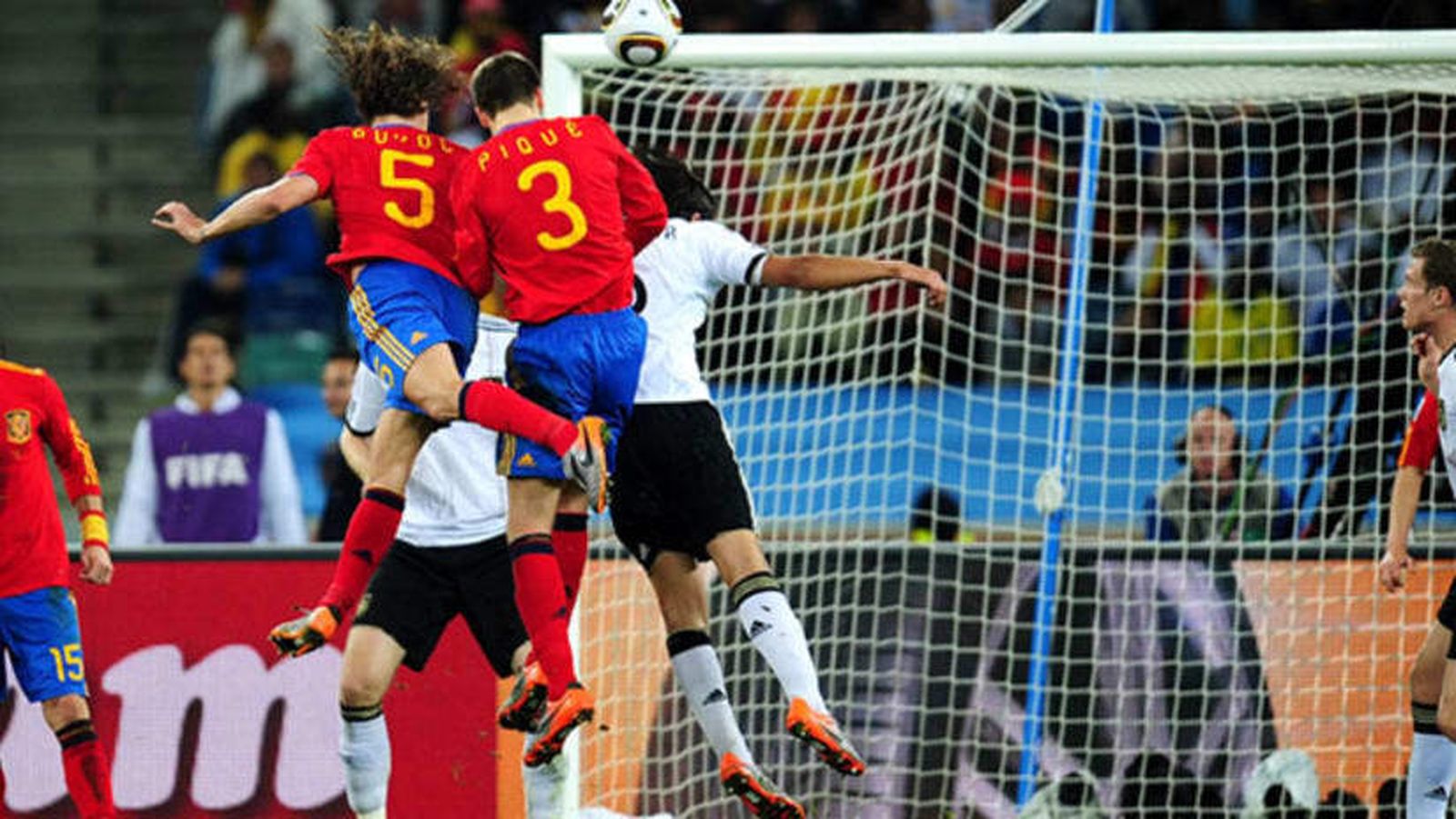 Puyol marca a Alemania