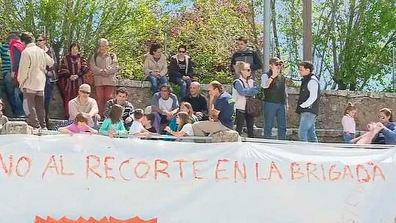 La sierra Norte protesta contra el recorte en el servicio antiincendios