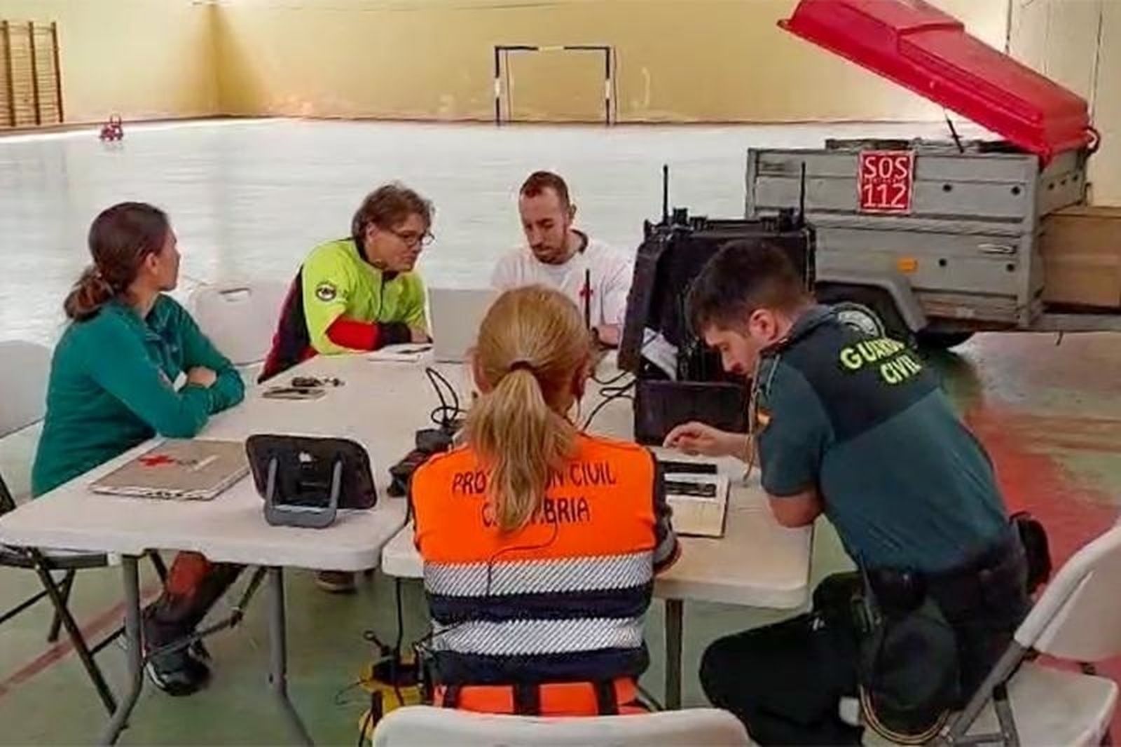 Los equipos de rescate del Gobierno de Cantabria no localizan a los dos espeleólogos desaparecidos el domingo