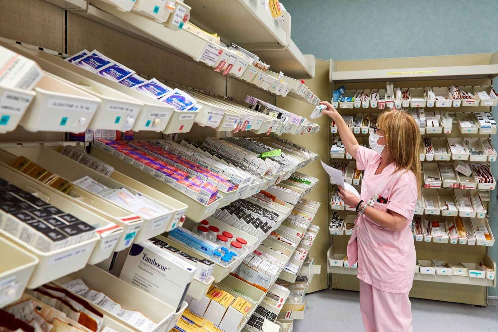 El Gobierno aprueba el Anteproyecto de Ley de los Medicamentos que permite que enfermeras y fisioterapetuas puedan recetar
