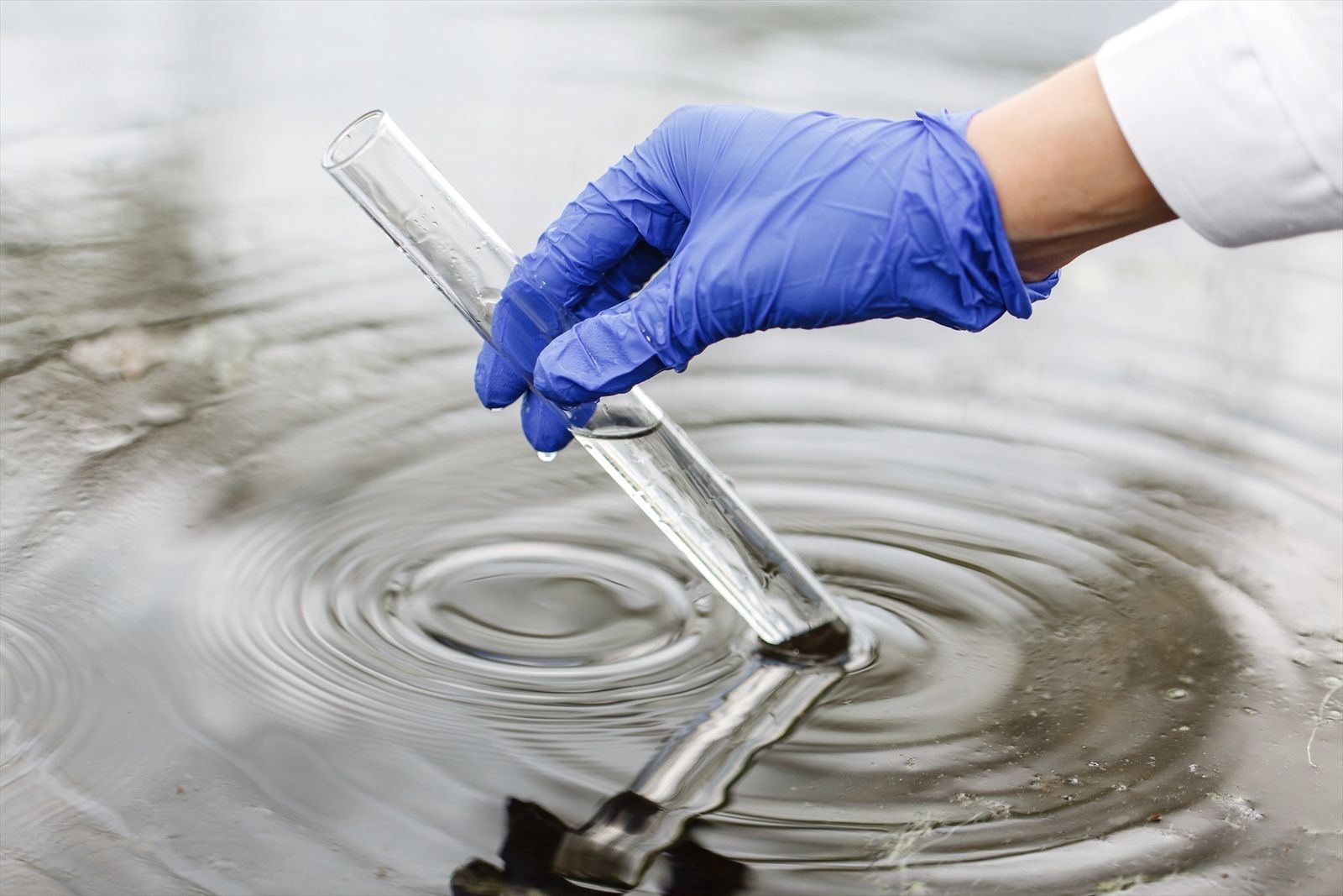 Toma de muestras de agua